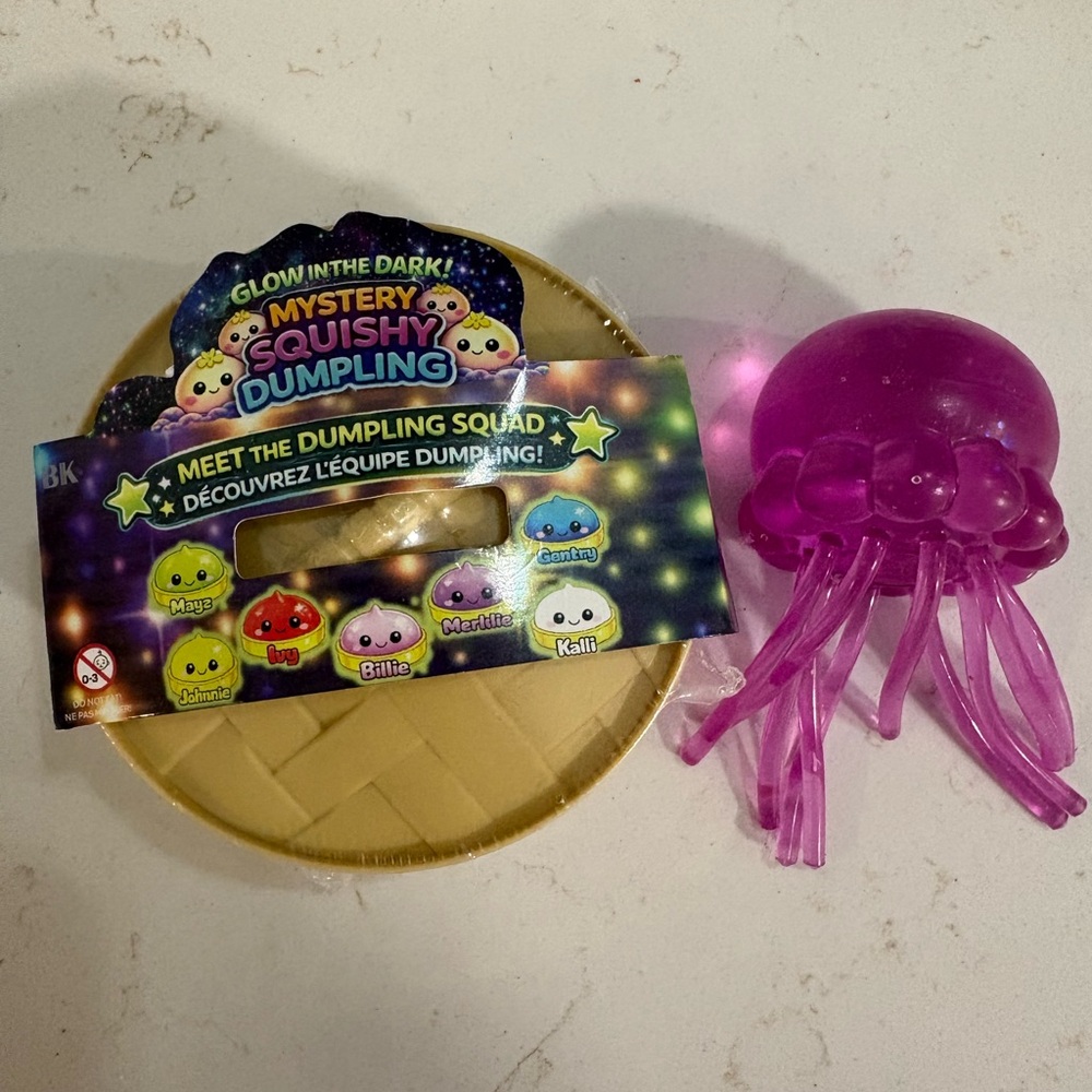 Mystery Squishy Dumpling Toy Set - Yellow Dumpling & Purple Jellyfish squish.